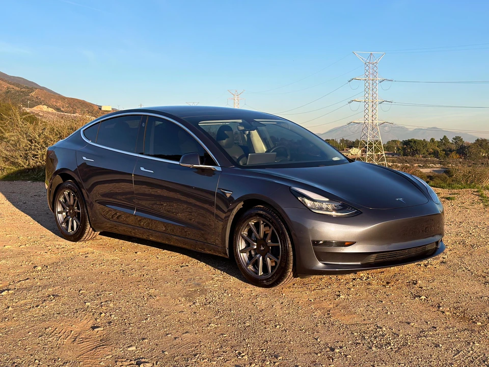 2020 Tesla Model 3 - Image 22 of 31