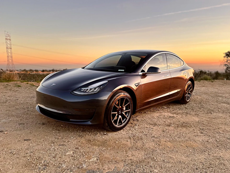 2020 Tesla Model 3 - Image 11 of 31