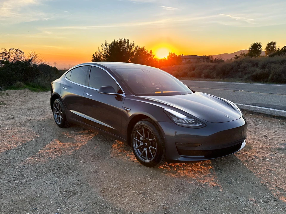 2020 Tesla Model 3 - Image 23 of 31