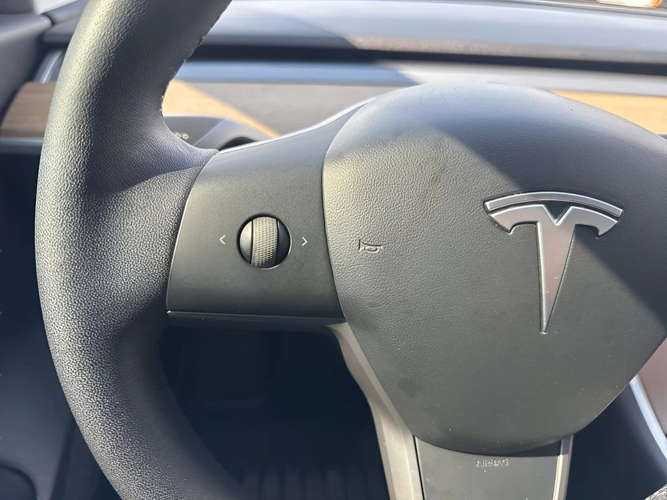 2020 Tesla Model 3 - Image 15 of 21