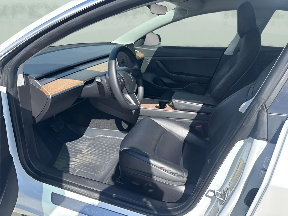2020 Tesla Model 3 - Image 9 of 21
