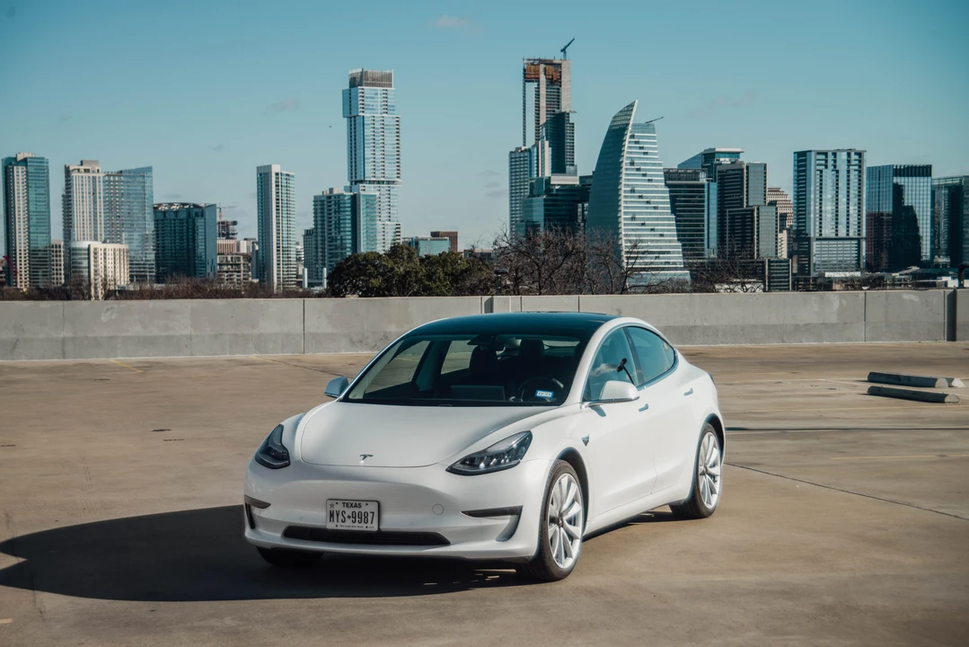 2020 Tesla Model 3 - Image 9 of 31