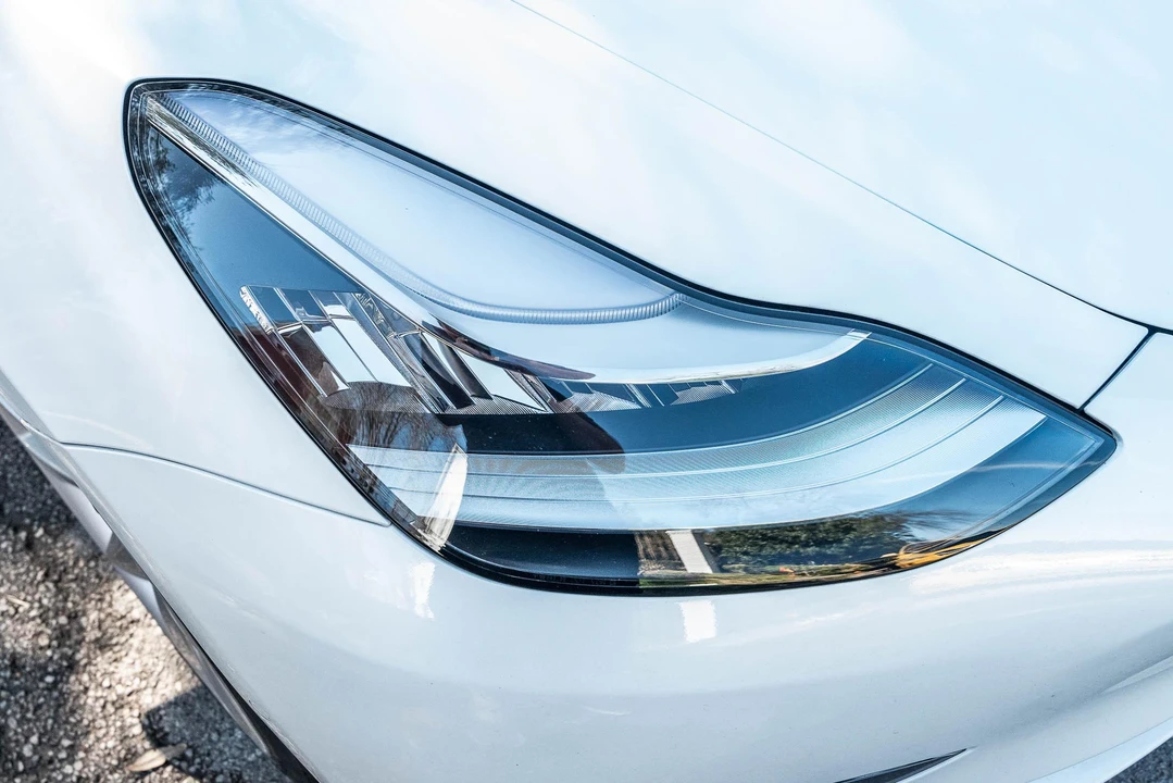 2020 Tesla Model 3 - Image 16 of 31