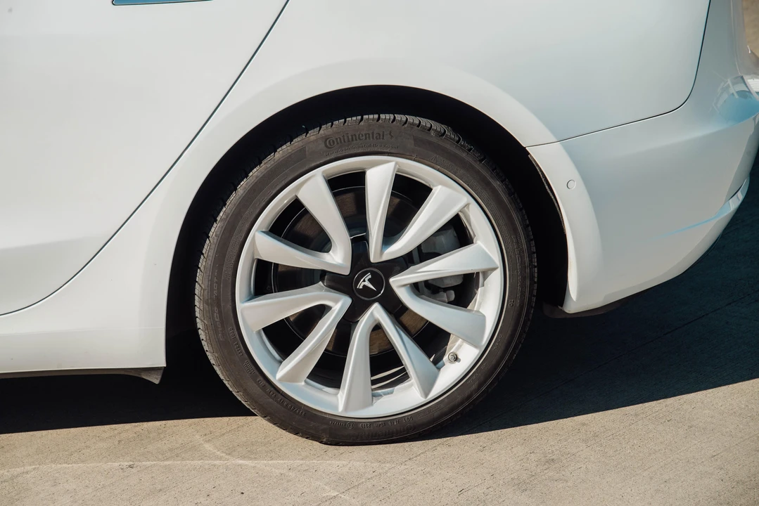 2020 Tesla Model 3 - Image 29 of 31