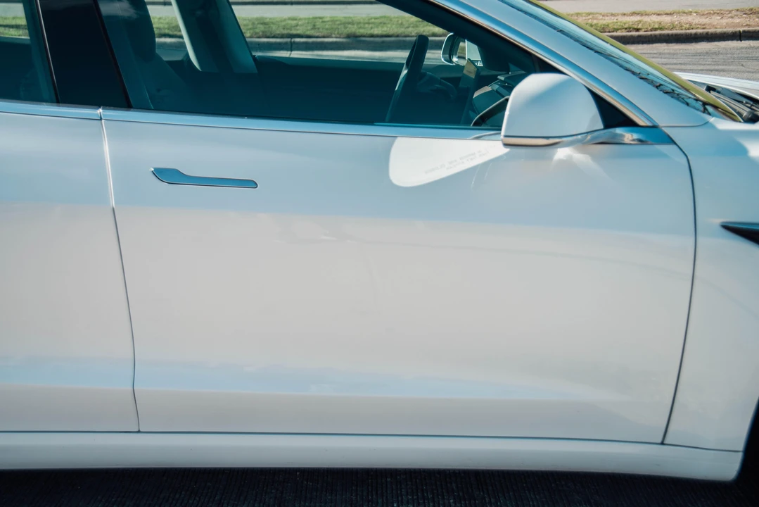 2020 Tesla Model 3 - Image 25 of 31
