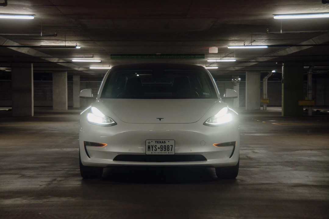 2020 Tesla Model 3 - Image 6 of 31