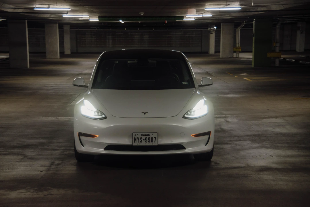 2020 Tesla Model 3 - Image 7 of 31