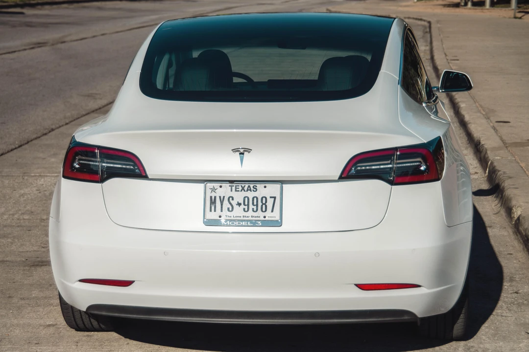 2020 Tesla Model 3 - Image 5 of 31
