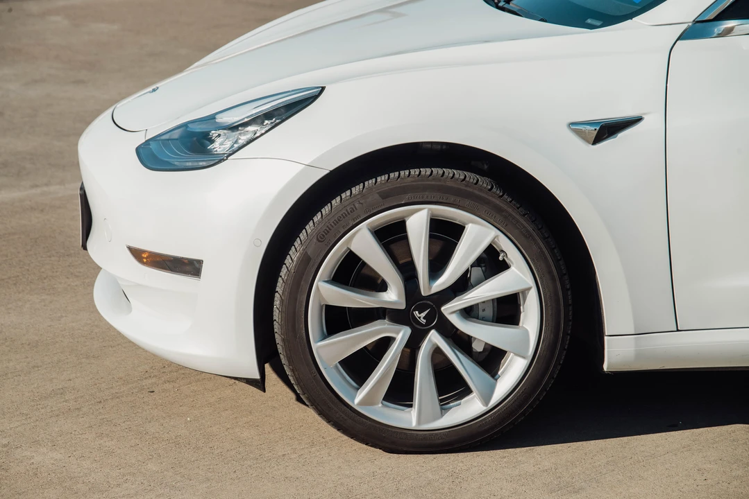 2020 Tesla Model 3 - Image 28 of 31