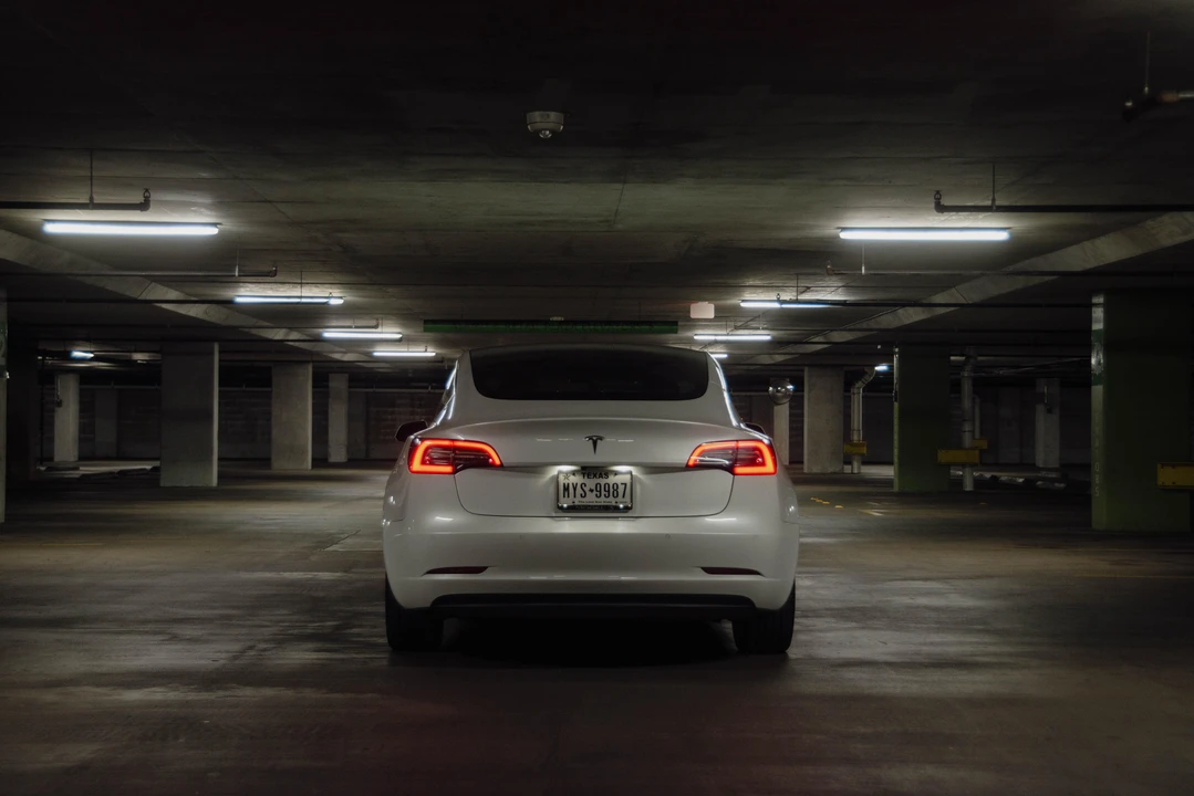 2020 Tesla Model 3 - Image 12 of 31