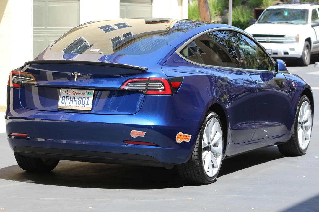 2020 Tesla Model 3 - Image 4 of 5
