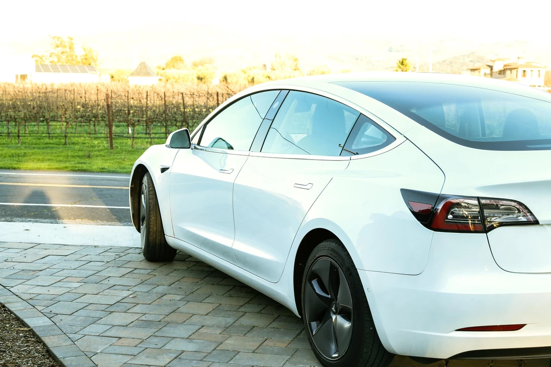 2020 Tesla Model 3 - Image 16 of 31