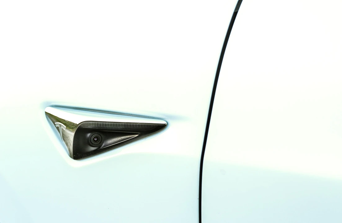 2020 Tesla Model 3 - Image 20 of 31