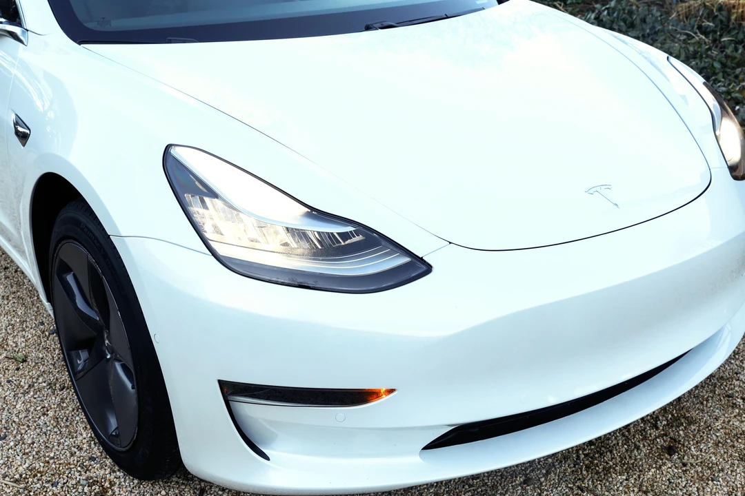 2020 Tesla Model 3 - Image 13 of 31