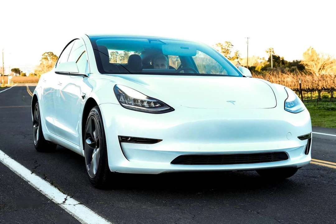 2020 Tesla Model 3 - Image 2 of 31