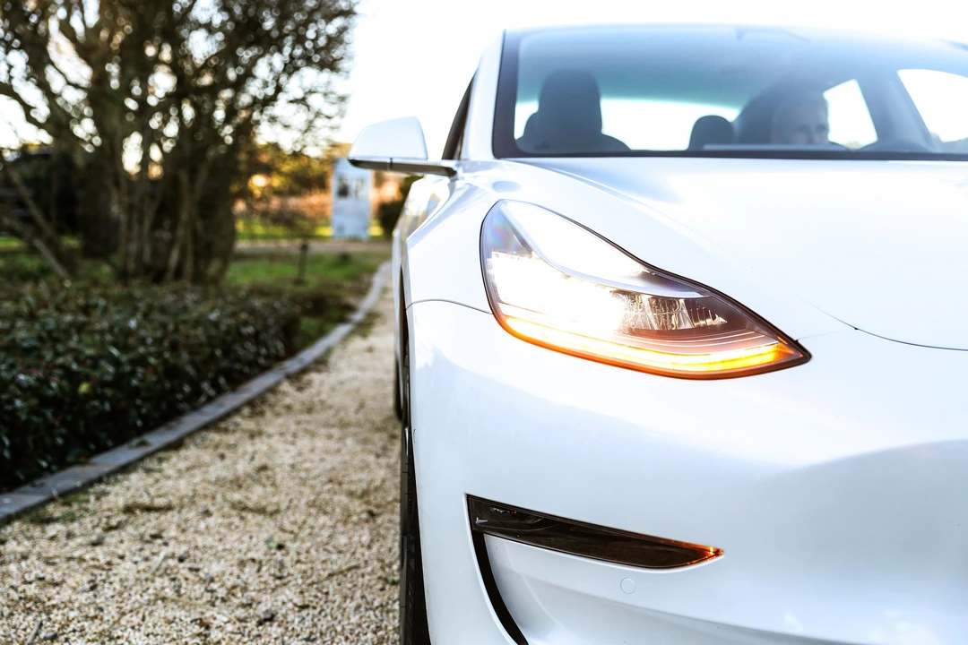 2020 Tesla Model 3 - Image 14 of 31