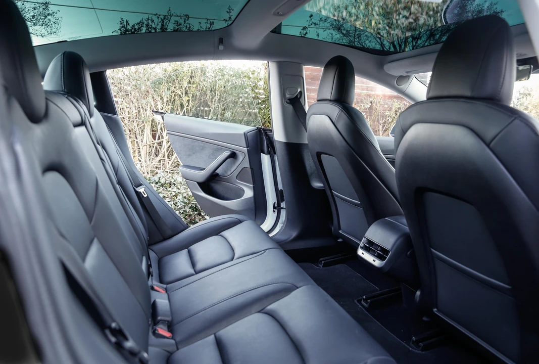 2020 Tesla Model 3 - Image 25 of 31