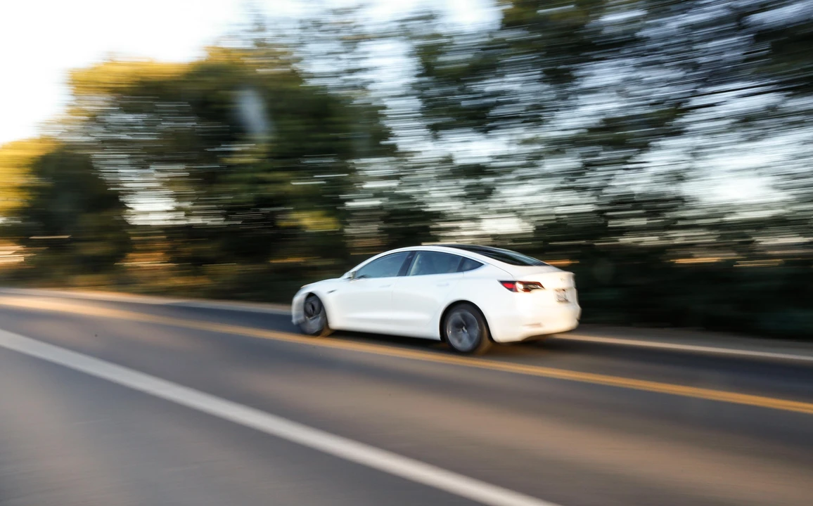 2020 Tesla Model 3 - Image 8 of 31