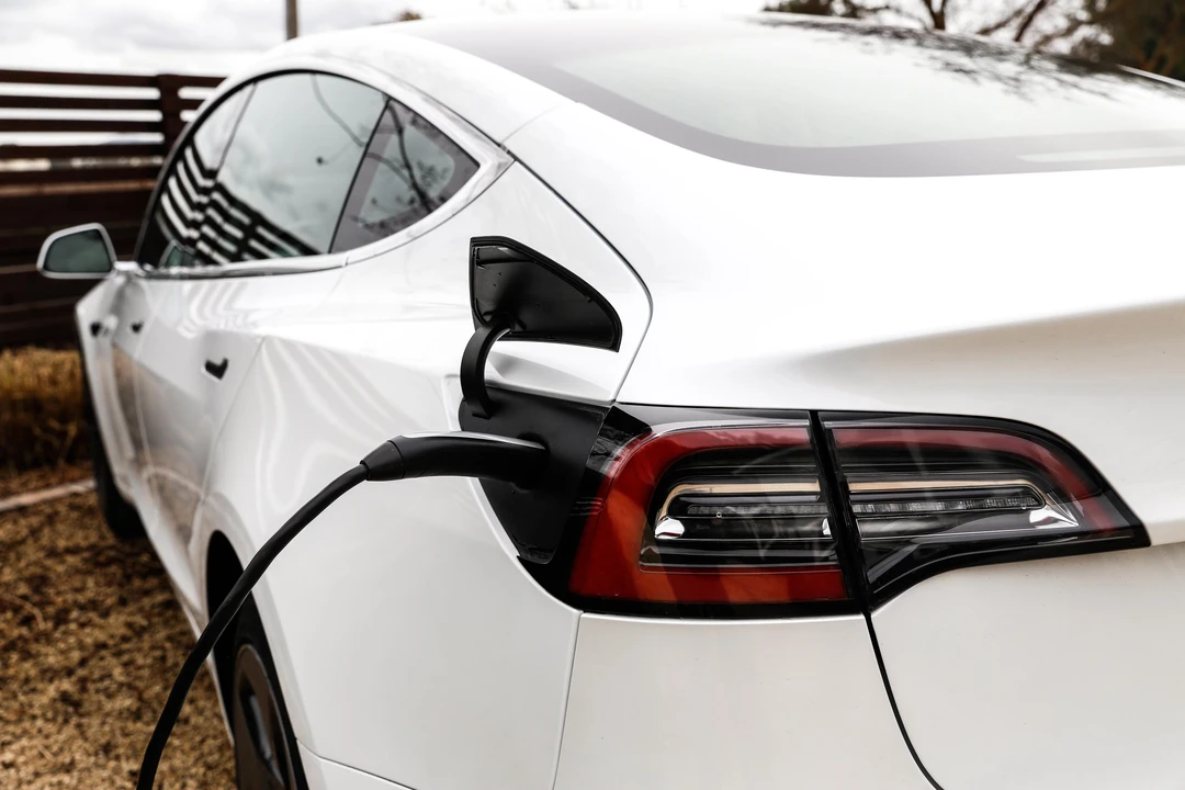 2020 Tesla Model 3 - Image 17 of 31
