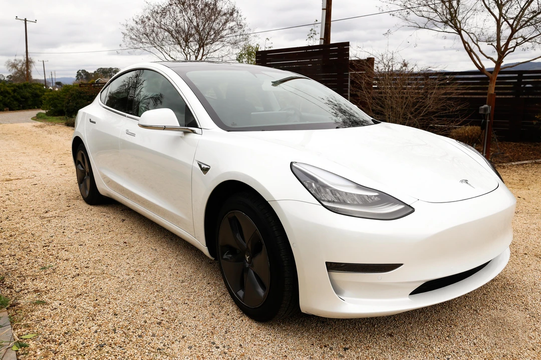 2020 Tesla Model 3 - Image 12 of 31