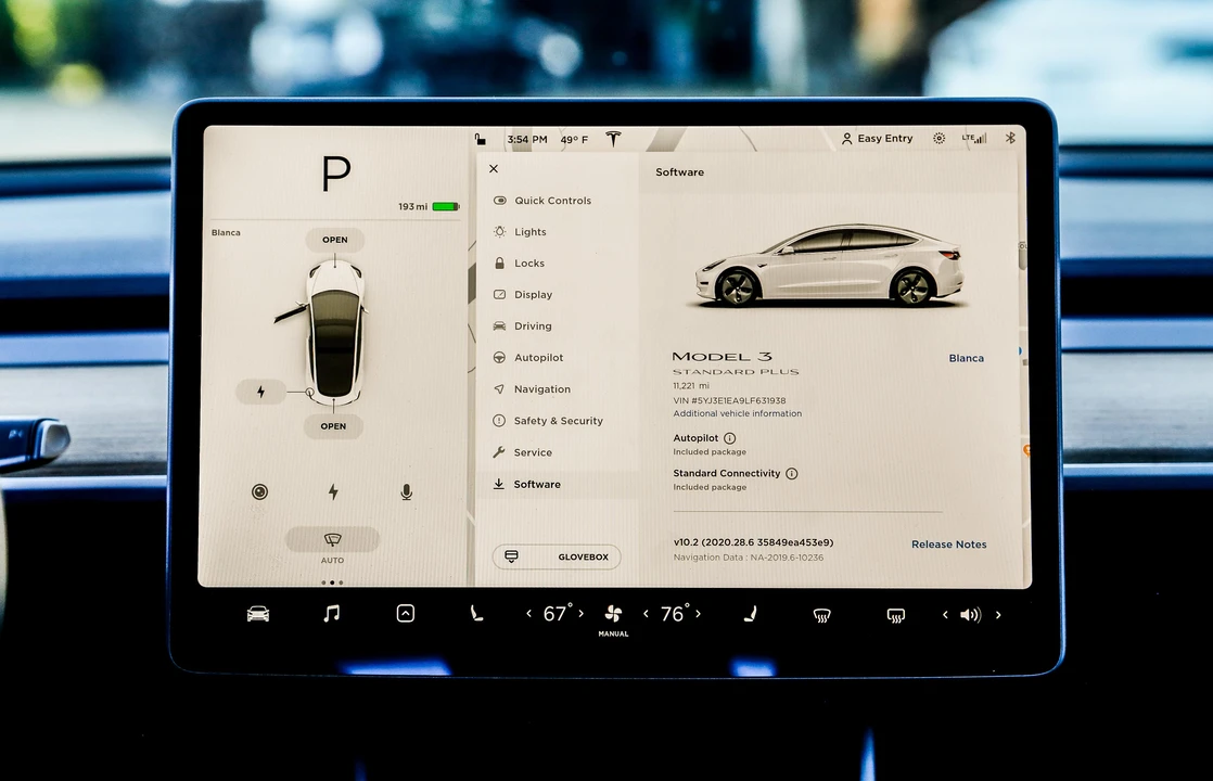 2020 Tesla Model 3 - Image 24 of 31