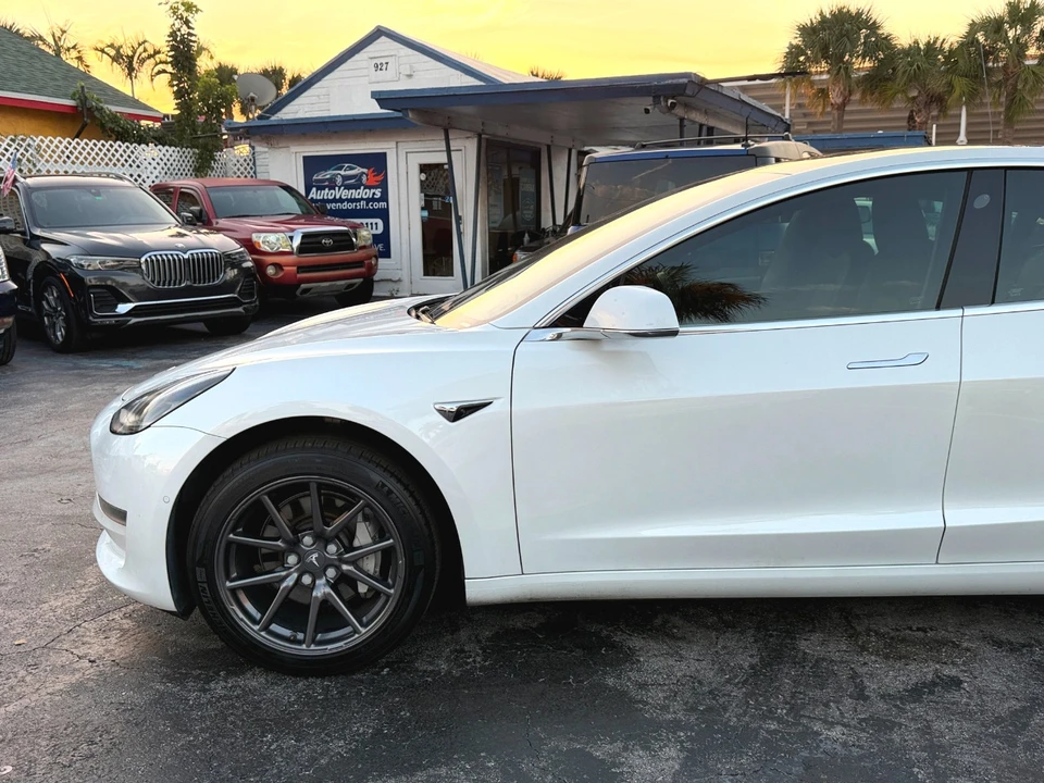 2020 Tesla Model 3 - Image 10 of 12