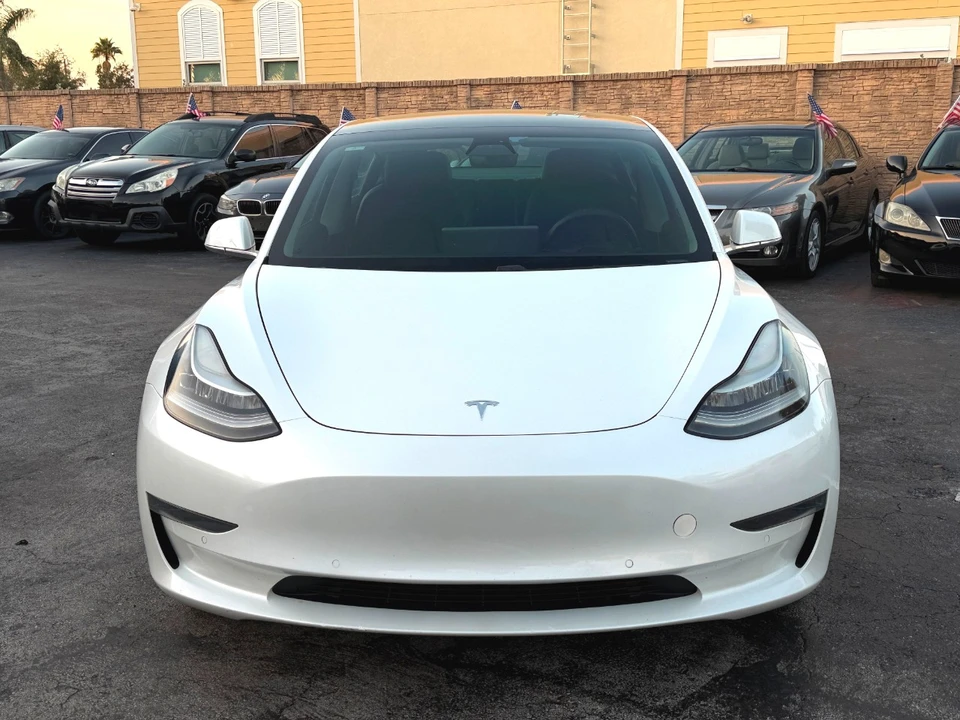 2020 Tesla Model 3 - Image 8 of 12
