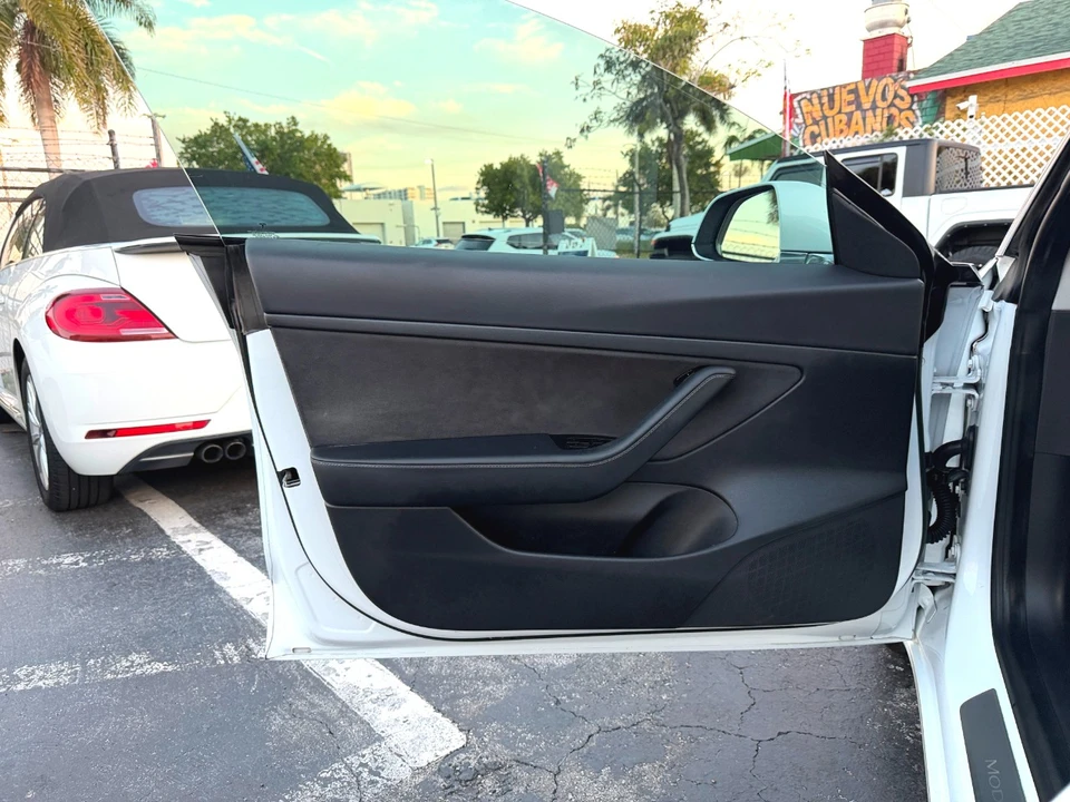 2020 Tesla Model 3 - Image 18 of 21