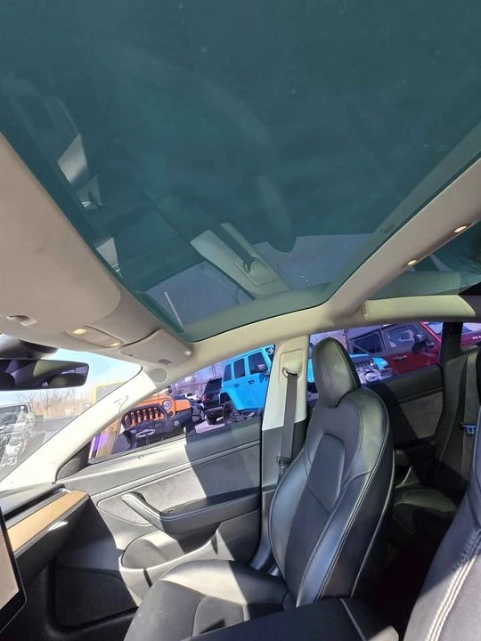 2020 Tesla Model 3 - Image 9 of 11