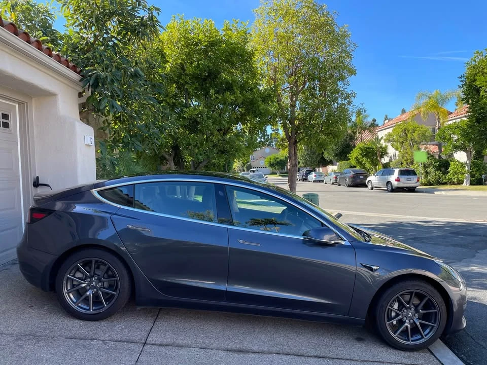 2020 Tesla Model 3 - Image 2 of 7