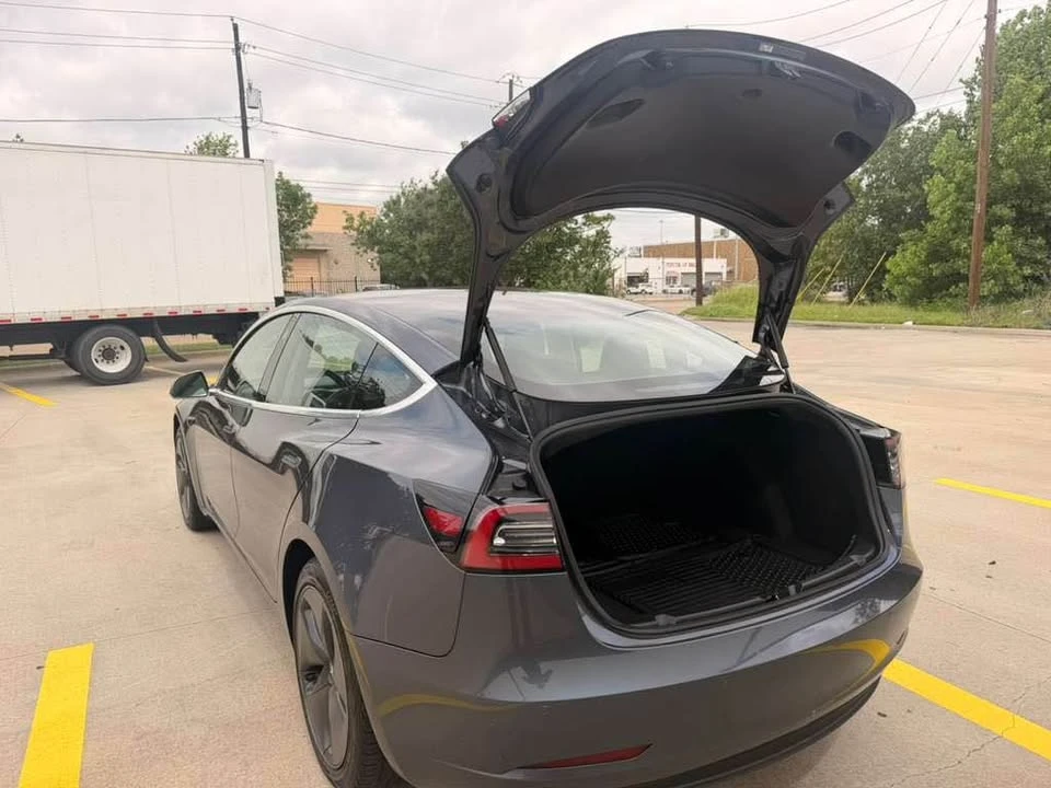 2020 Tesla Model 3 - Image 9 of 19