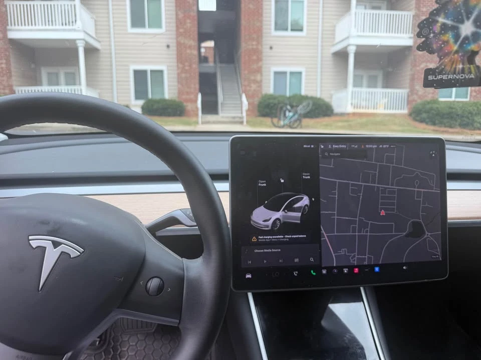 2020 Tesla Model 3 - Image 2 of 3