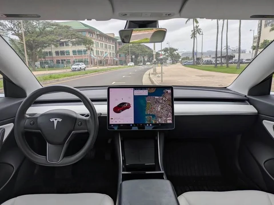 2020 Tesla Model 3 - Image 10 of 17