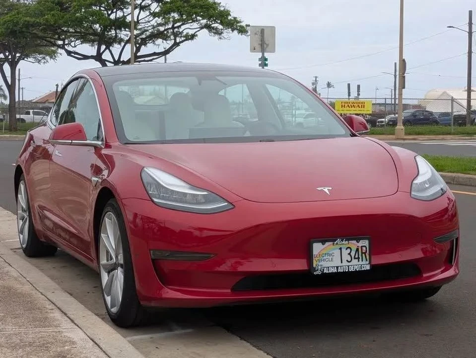 2020 Tesla Model 3 - Image 6 of 17