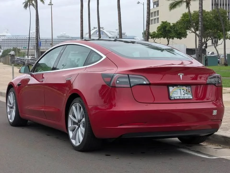 2020 Tesla Model 3 - Image 3 of 17