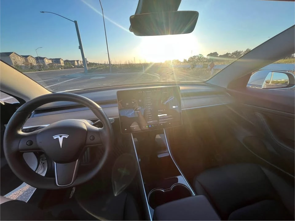 2020 Tesla Model 3 - Image 9 of 12