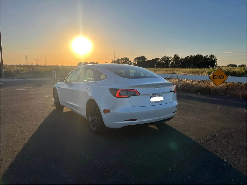 2020 Tesla Model 3 - Image 4 of 12