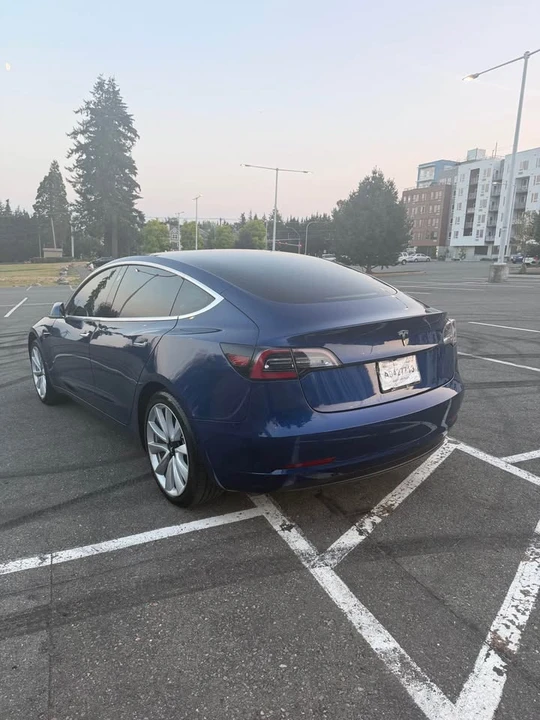 2020 Tesla Model 3 - Image 8 of 12