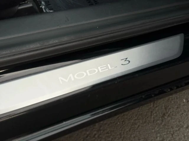 2020 Tesla Model 3 - Image 14 of 21