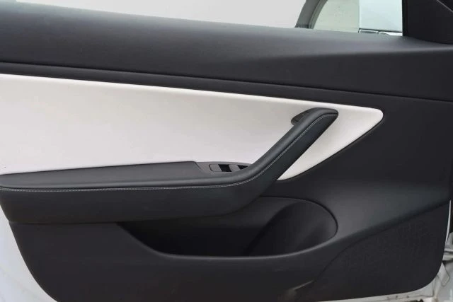 2020 Tesla Model 3 - Image 14 of 21
