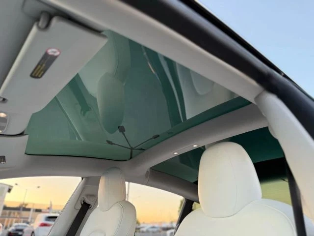 2020 Tesla Model 3 - Image 18 of 21