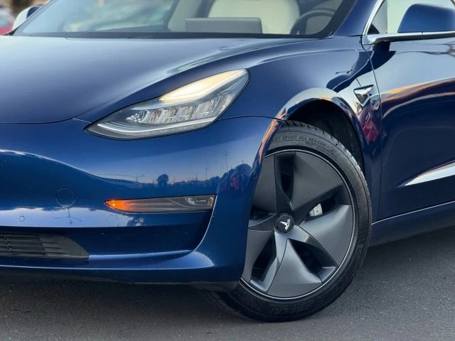 2020 Tesla Model 3 - Image 2 of 12