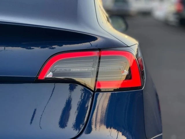 2020 Tesla Model 3 - Image 9 of 21