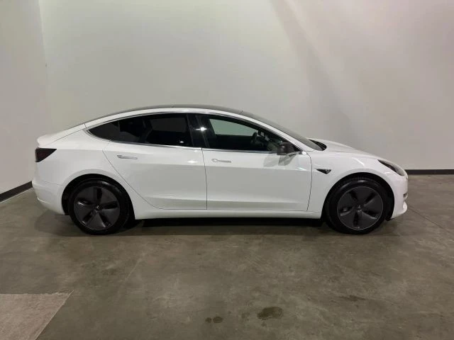 2020 Tesla Model 3 - Image 2 of 21