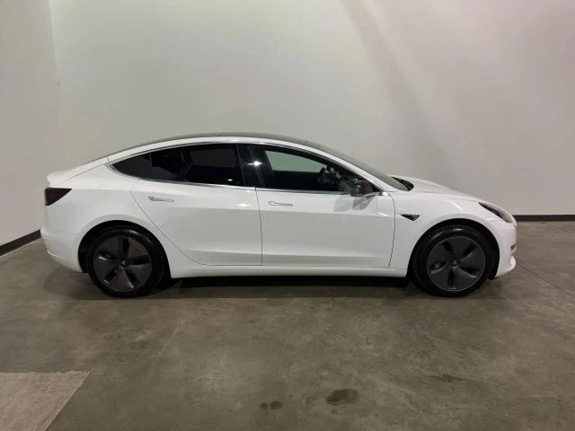 2020 Tesla Model 3 - Image 2 of 21