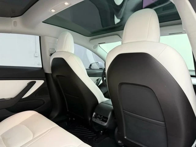 2020 Tesla Model 3 - Image 17 of 21