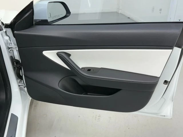 2020 Tesla Model 3 - Image 20 of 21