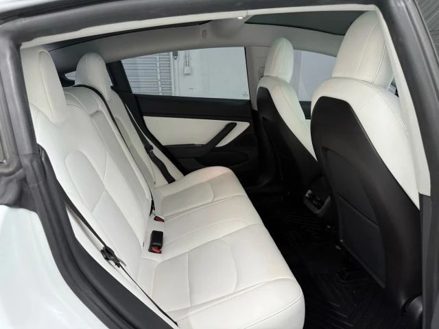 2020 Tesla Model 3 - Image 18 of 21