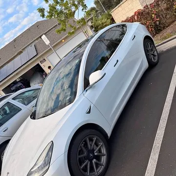 2020 Tesla Model 3 · Standard Range Plus Sedan 4D