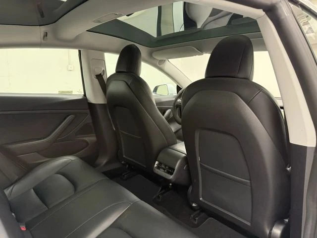 2020 Tesla Model 3 - Image 15 of 21